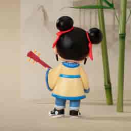 MOLLY Octagonal Qinqin Figure | ポップマート