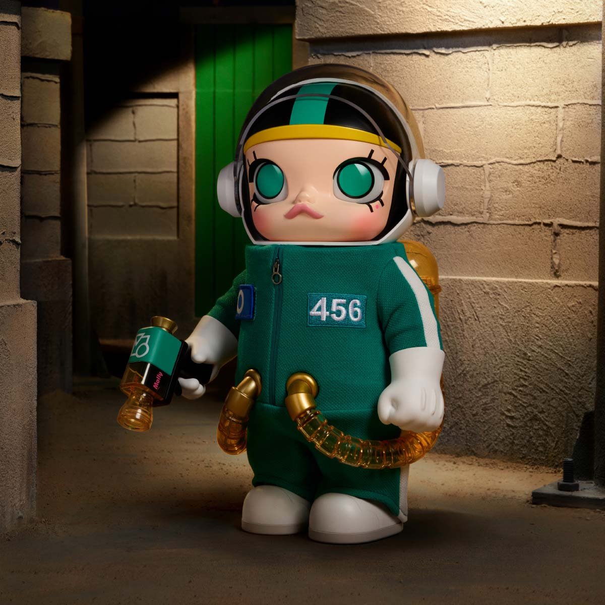 MEGA SPACE MOLLY 400% + Action Figure Squid Game Set | ポップマート