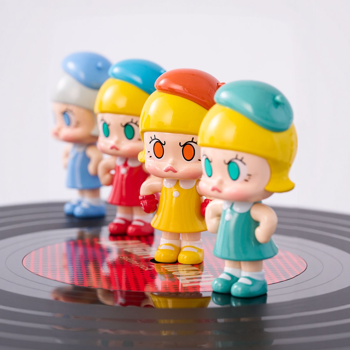 Angry Molly Mini Figure Set - Long Play 9 | ポップマート