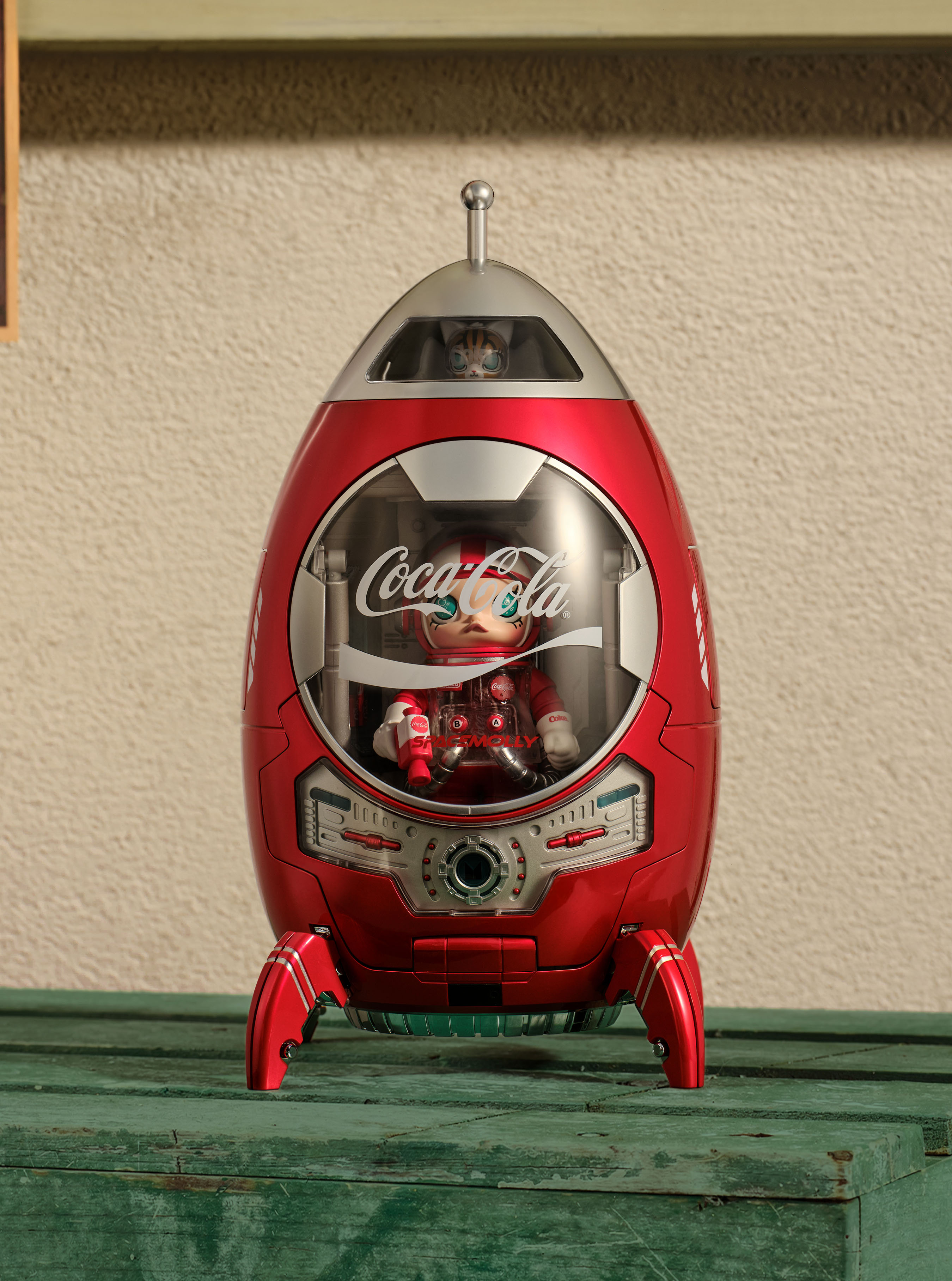 MEGA SPACE MOLLY  Iconic Coca-Cola - Rocket
